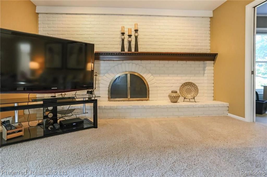 36133 Johnstown Road Farmington Hills, MI 48335 - Photo 12 of 49