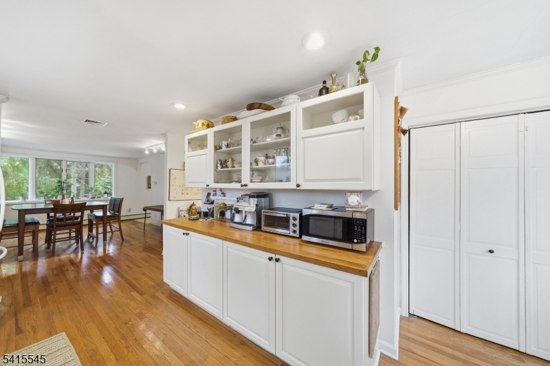 4 Emmet Roche Drive Montville, NJ 07005 - Photo 10 of 27