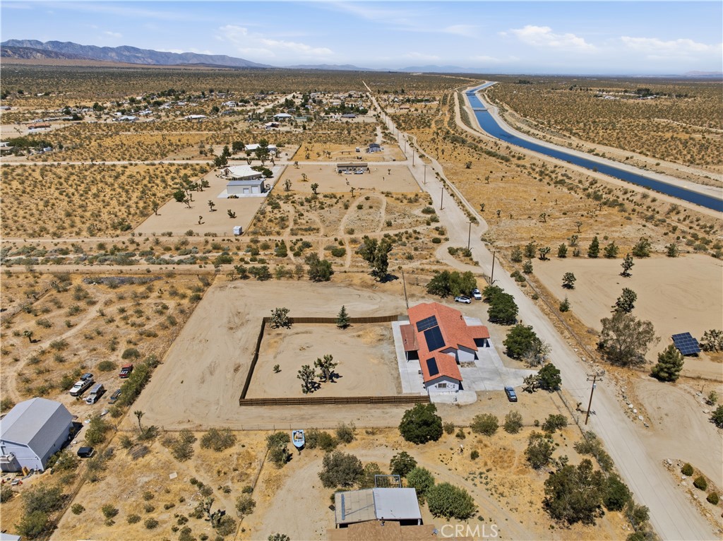 825 La Mesa Road Pinon Hills, CA 92372 - Photo 7 of 64