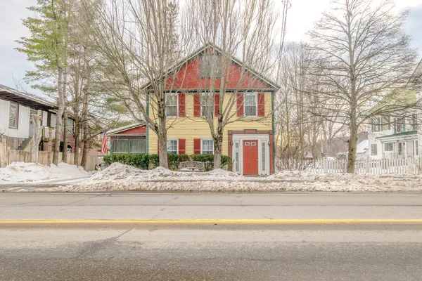 $129,900 | 19 Main Street, Dixfield, ME 04224