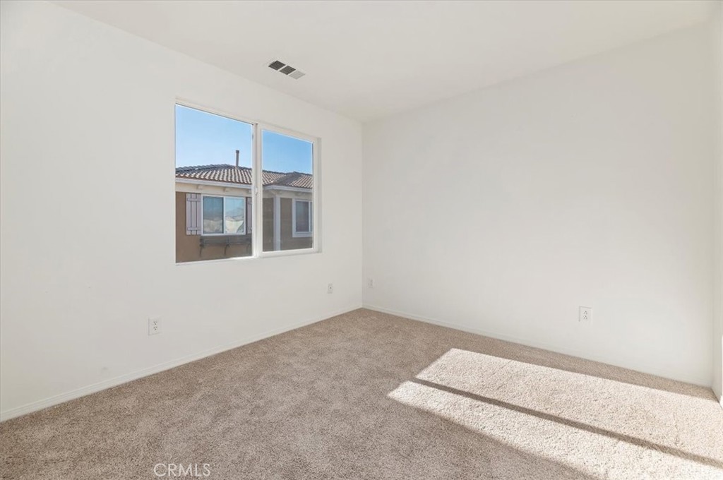 3215 Tumbleweed Road Hemet, CA 92545 - Photo 33 of 46 a view of kitchen and windows