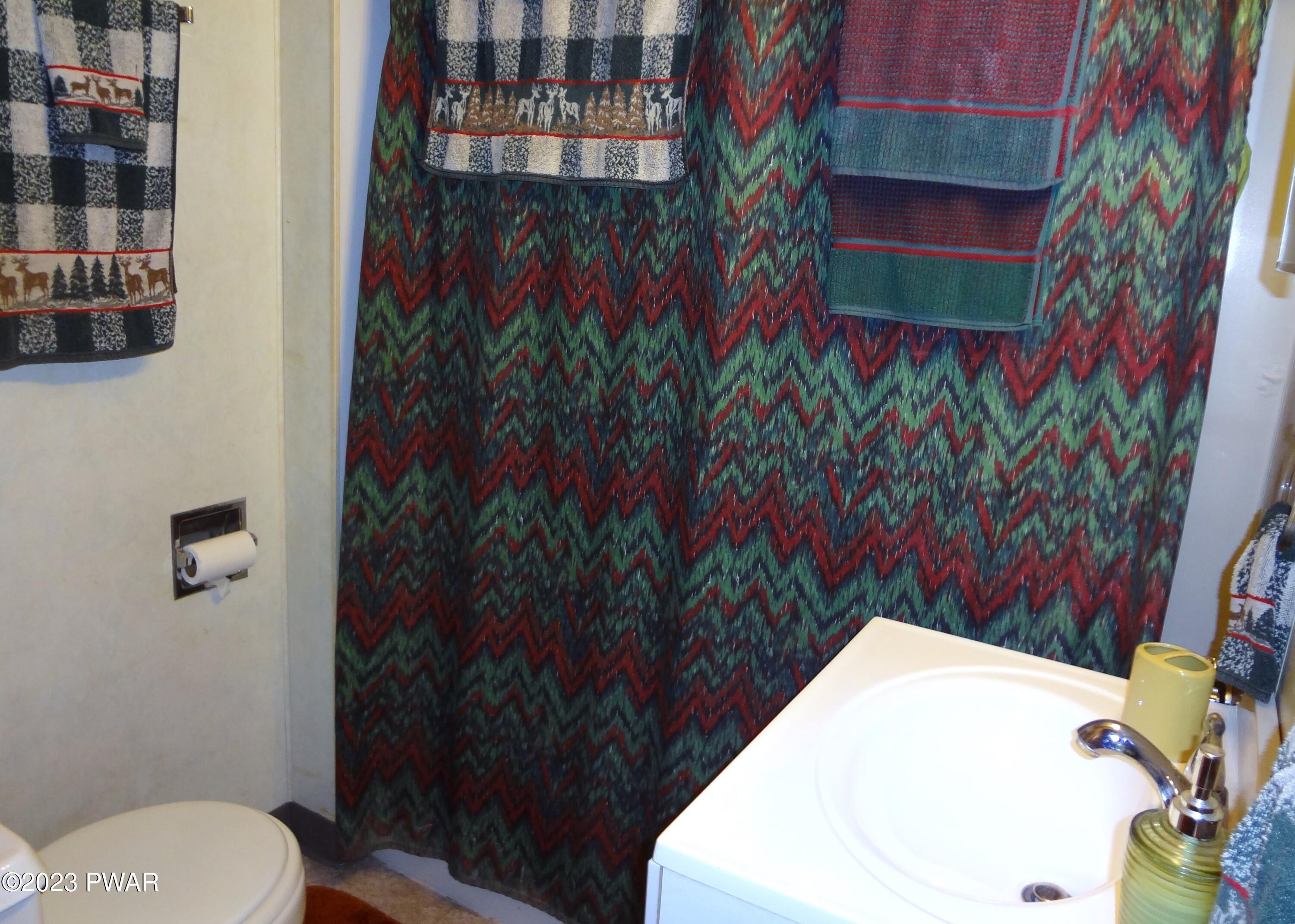 34 Deerfoot Road Lake Ariel, PA 18436 - Photo 17 of 37 Bathroom