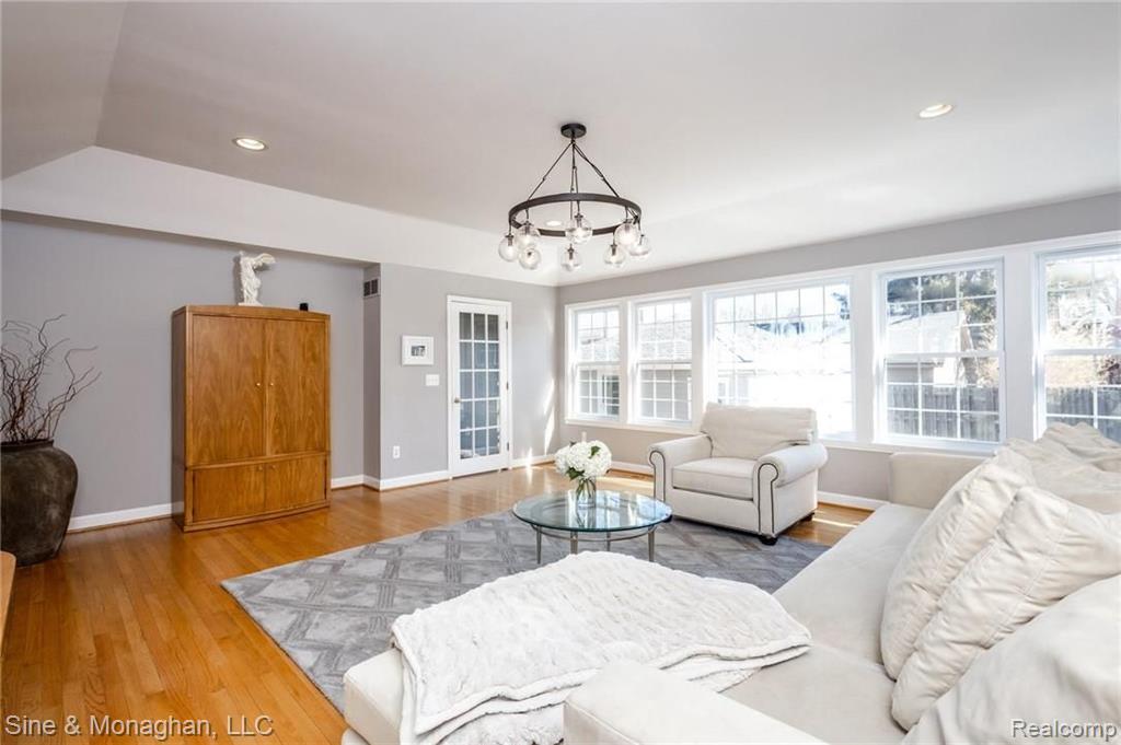 380 Fisher Road Grosse Pointe Farms, MI 48230 - Photo 13 of 42