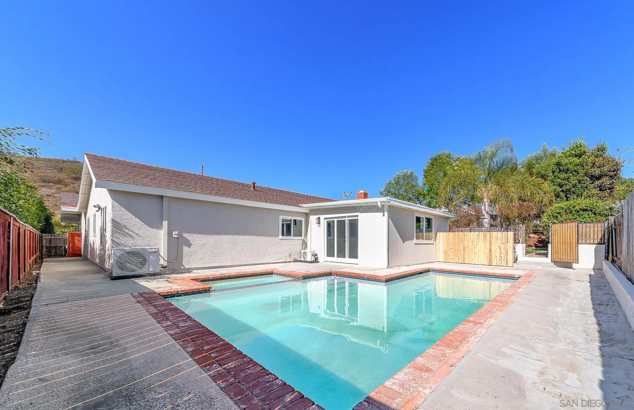11489 Almazon Street Rancho Penasquitos, CA 92129 - Photo 6 of 34