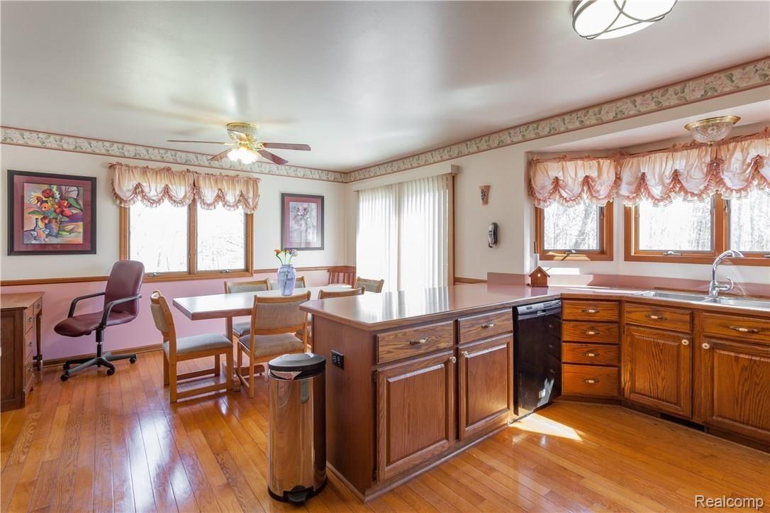 2310 Pingree Road Howell, MI 48843 - Photo 8 of 41 IMG_3641.jpg