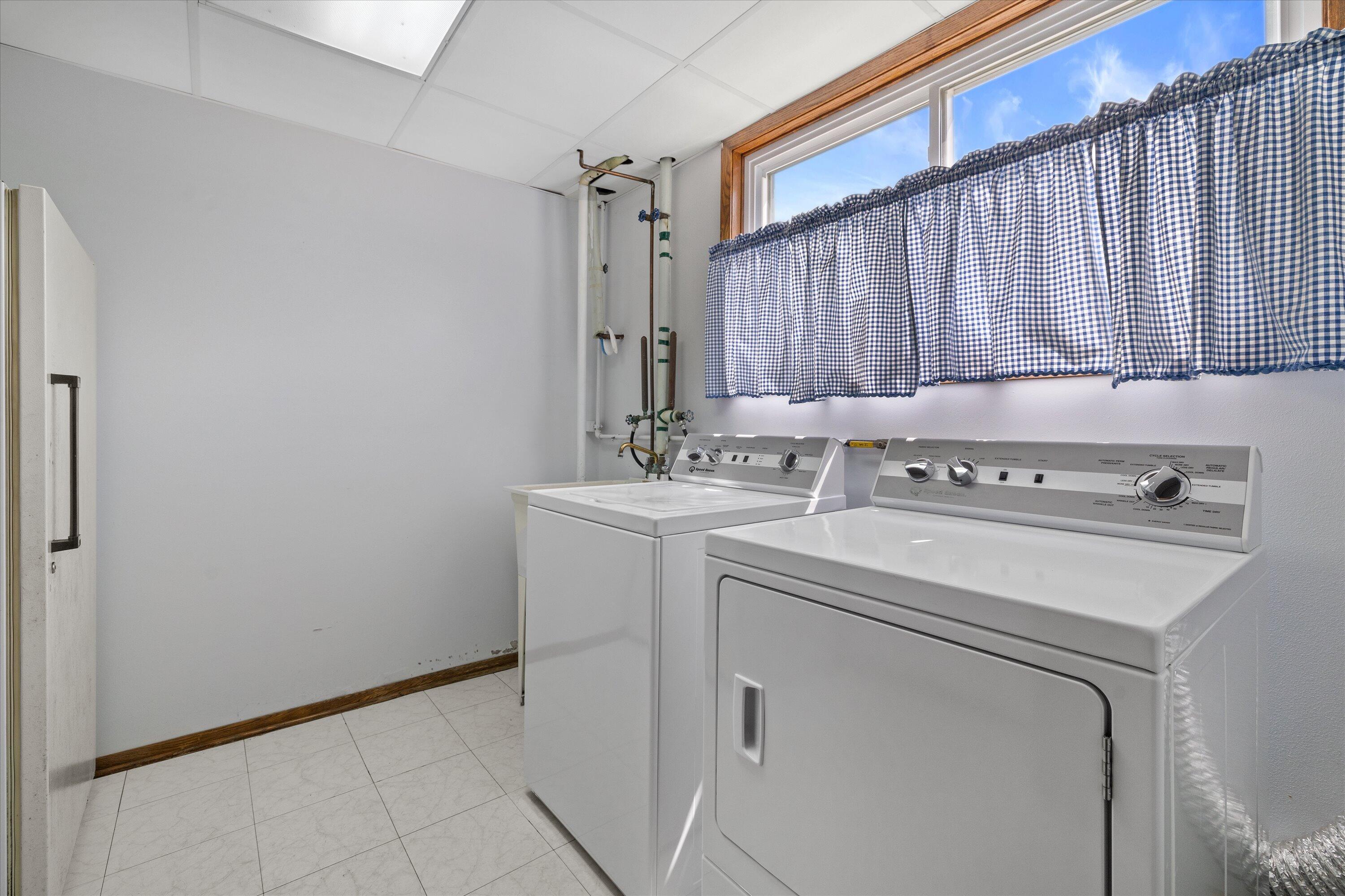 W750 Miramar Road East Troy, WI 53120 - Photo 26 of 44 Washer and Dryer