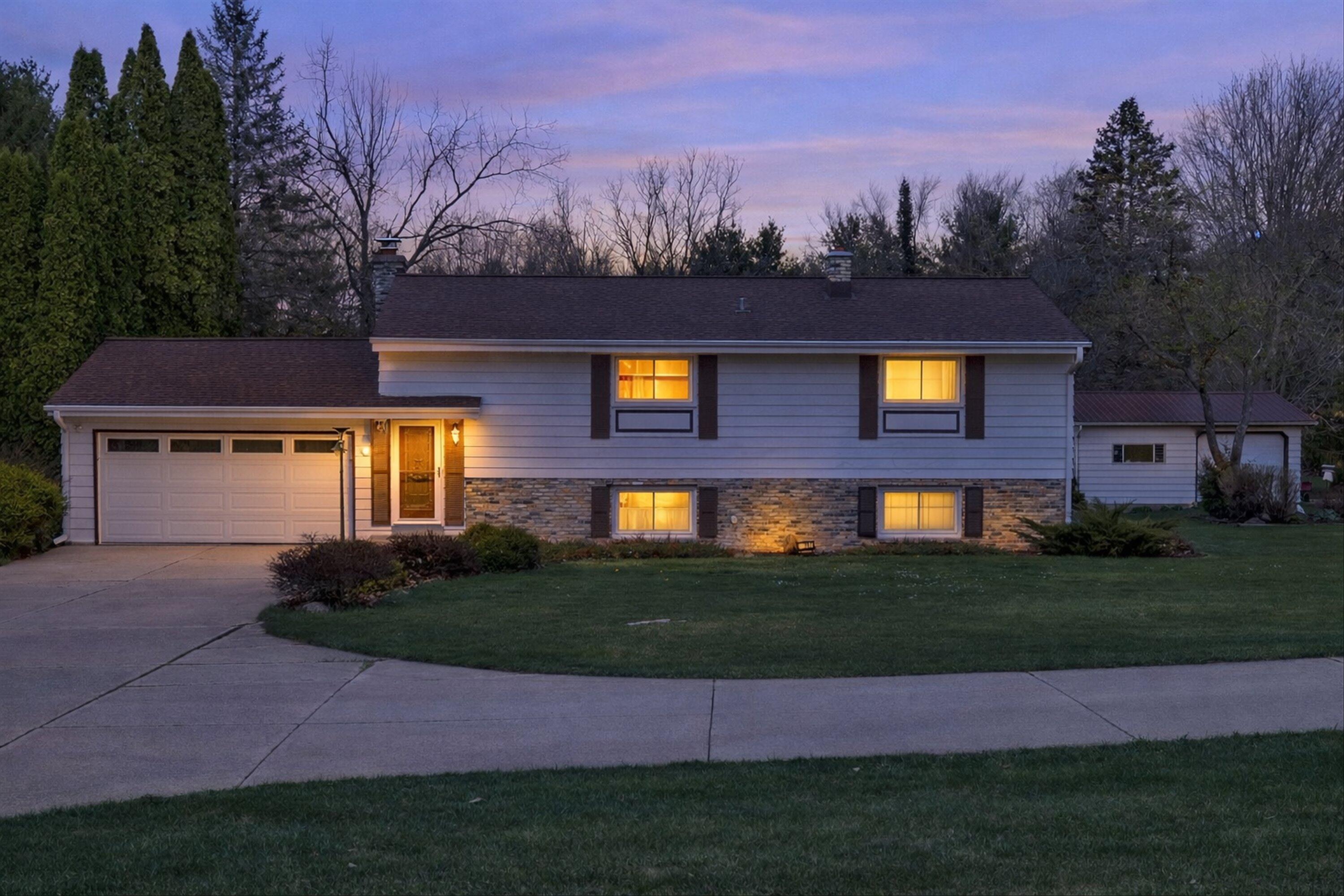 W750 Miramar Road East Troy, WI 53120 - Photo 27 of 44 Twighlight