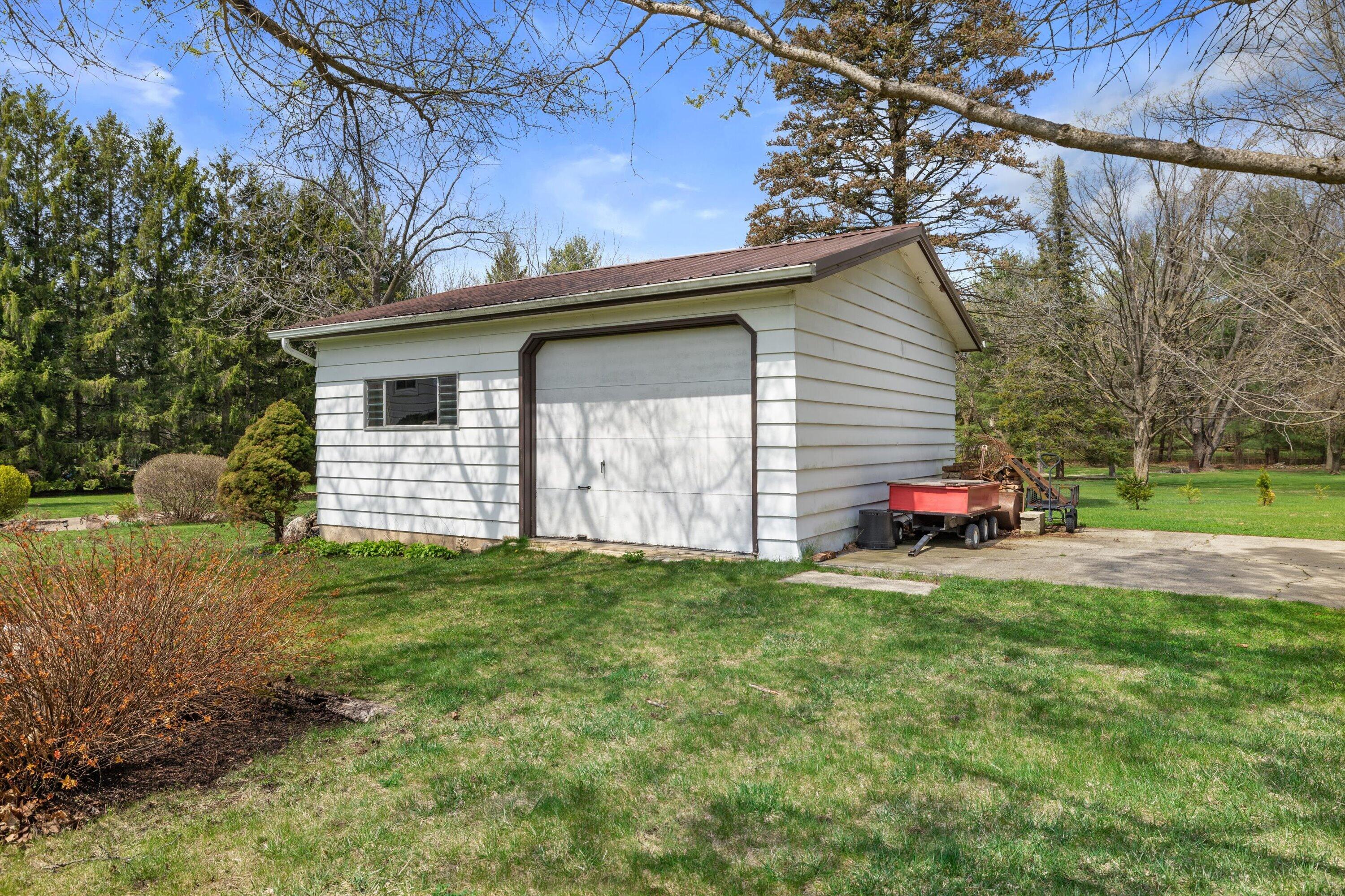 W750 Miramar Road East Troy, WI 53120 - Photo 36 of 44 Shed
