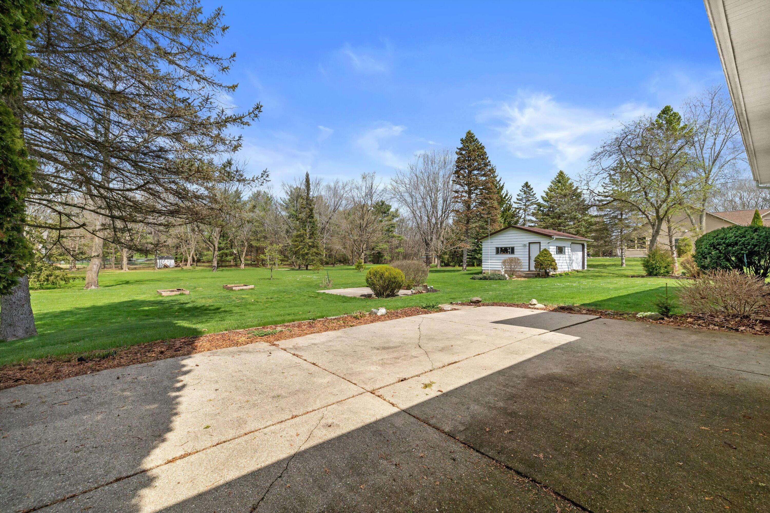 W750 Miramar Road East Troy, WI 53120 - Photo 39 of 44 Patio