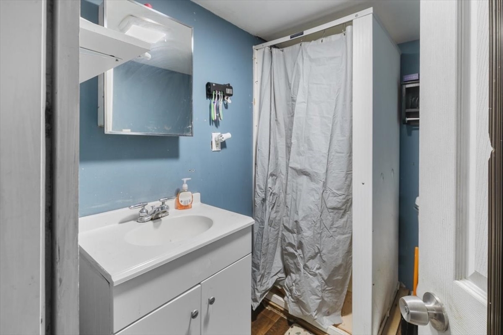 33 Fitz Street Lawrence, MA 01841 - Photo 29 of 41