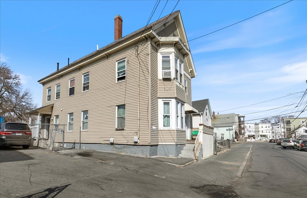 33 Fitz Street Lawrence, MA 01841 - Photo 4 of 41