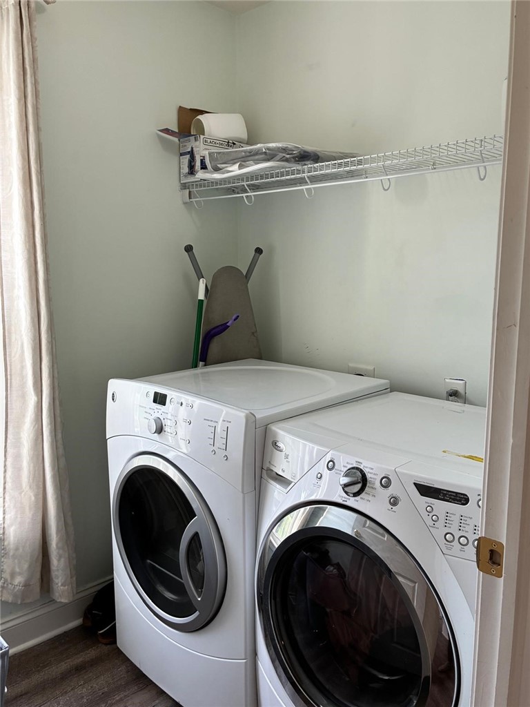 18 Dona Lea Road Perinton, NY 14450 - Photo 13 of 29 A first-floor laundry area adds convenience.