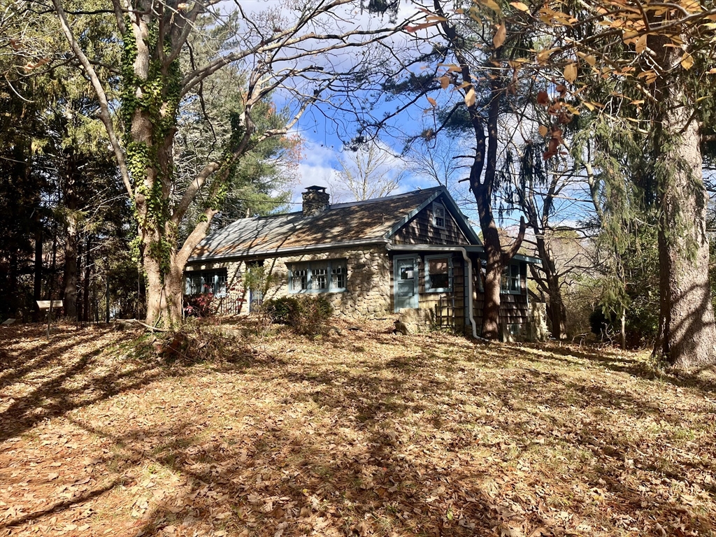 28 Indian Neck Road Wareham, MA 02571 - Photo 4 of 19