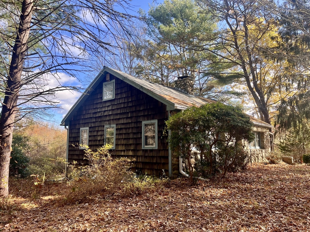 28 Indian Neck Road Wareham, MA 02571 - Photo 6 of 19