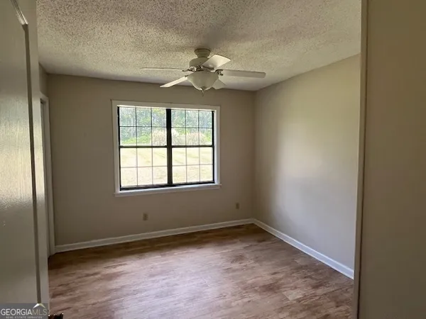 $204,900 | 12444 N Highway, Glennville, GA 30427