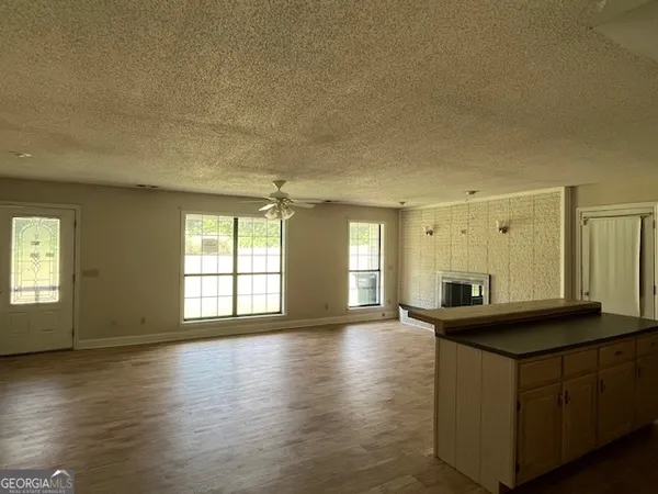 $204,900 | 12444 N Highway, Glennville, GA 30427