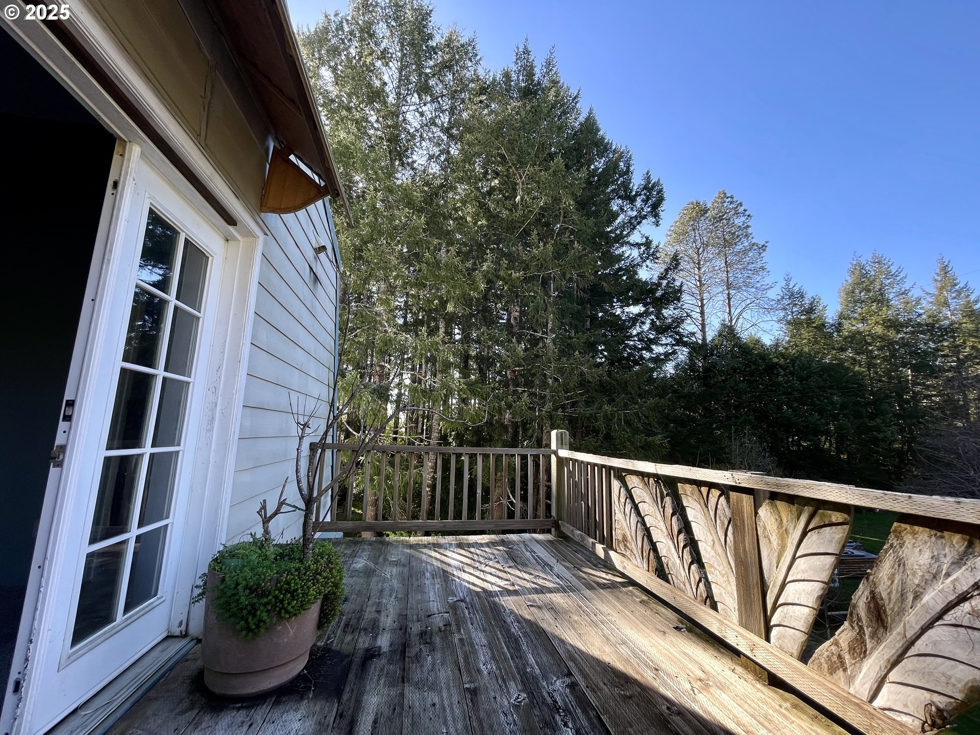 99337 South Bank Chetco River Road Brookings, OR 97415 - Photo 41 of 42 Balcony