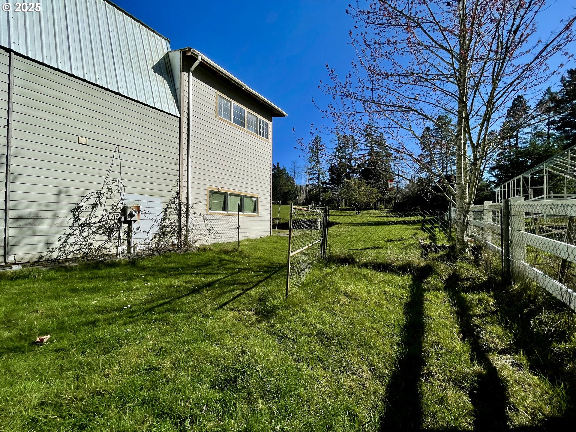 99337 South Bank Chetco River Road Brookings, OR 97415 - Photo 7 of 42 Exterior
