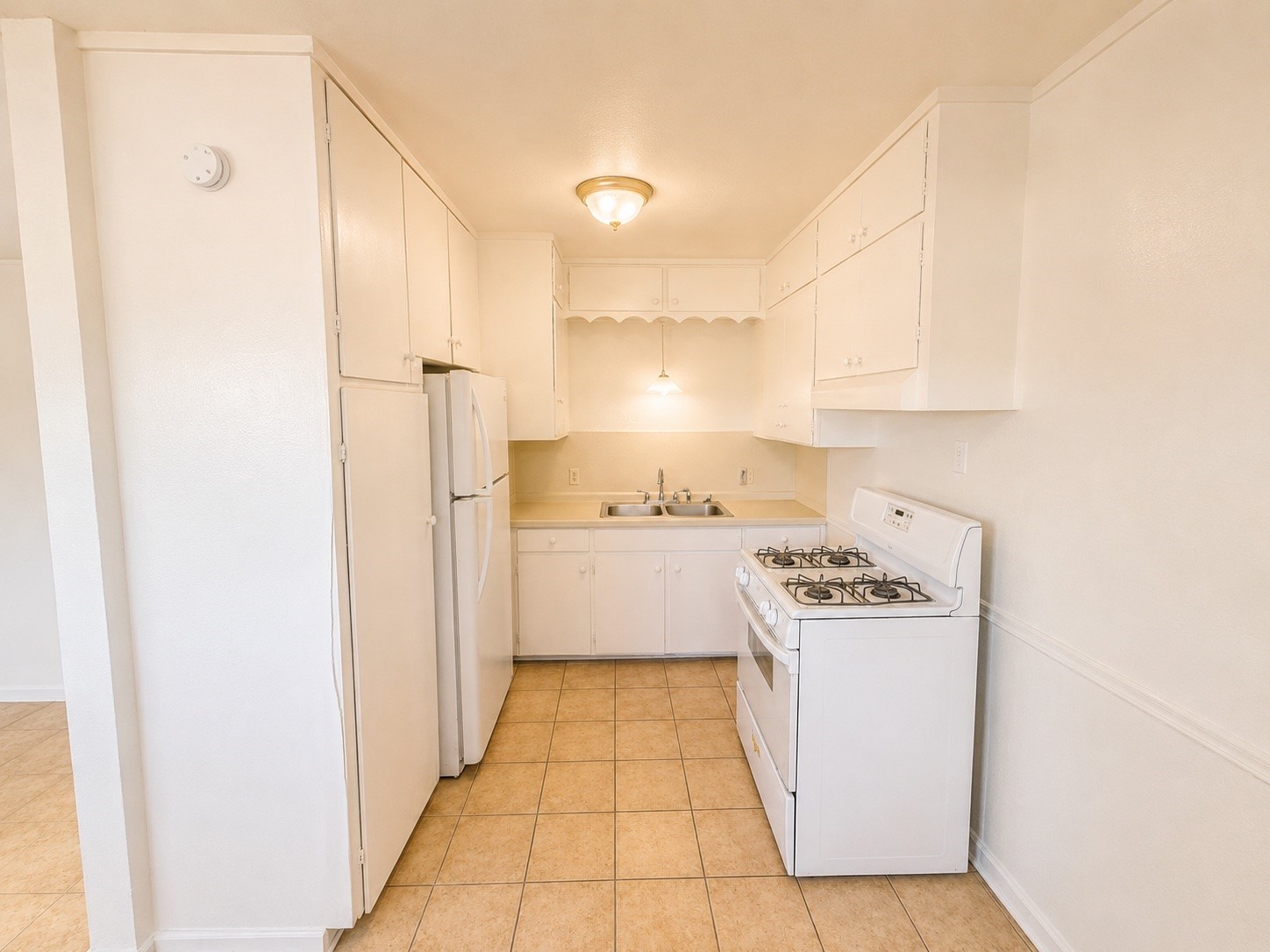3906 Video Street, Unit F Dickinson, TX 77539 - Photo 4 of 16 Kitchen