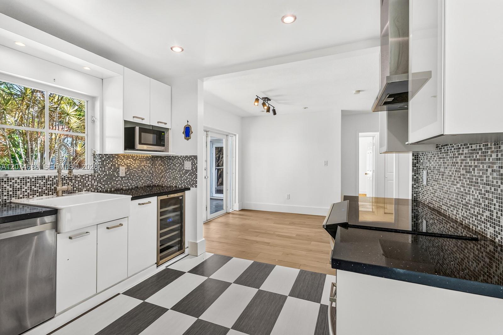 447 Blue Road Coral Gables, FL 33146 - Photo 10 of 30 Gallery Image 10