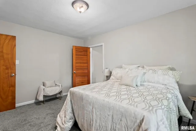 $159,900 | 510 South Westgate Avenue, Jacksonville, IL 62650