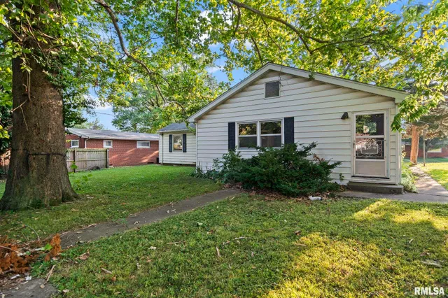 $159,900 | 510 South Westgate Avenue, Jacksonville, IL 62650