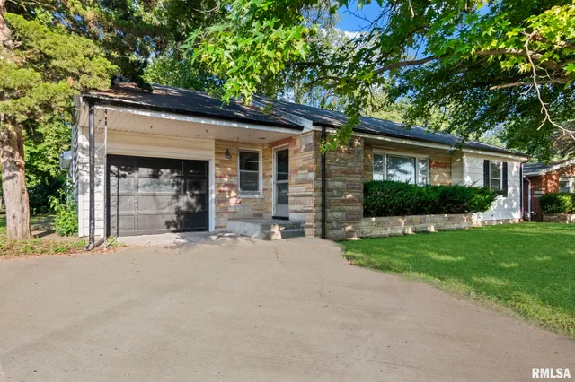 $159,900 | 510 South Westgate Avenue, Jacksonville, IL 62650