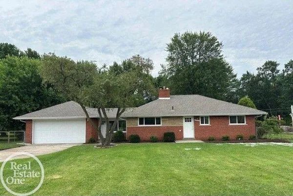 $262,375 | 22990 South Nunneley Road, Clinton Township, MI 48035