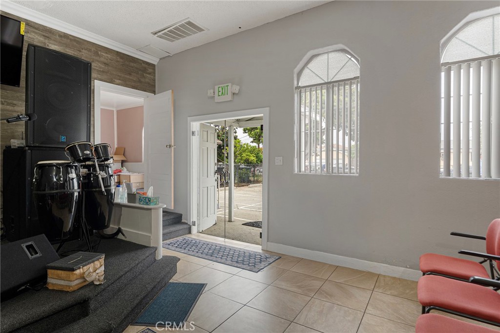 6408 Perry Road Bell Gardens, CA 90201 - Photo 15 of 32 a view of entryway with workspace and windows