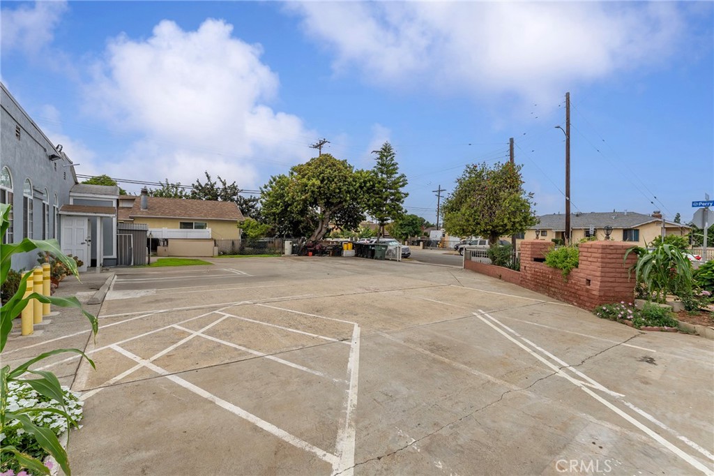 6408 Perry Road Bell Gardens, CA 90201 - Photo 9 of 32