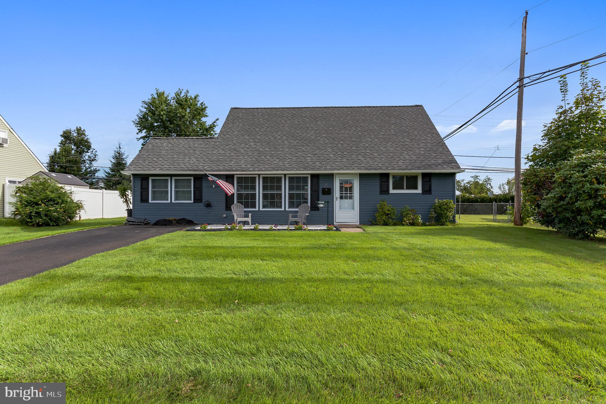 6 Hearth Road Levittown, PA 19056 - Photo 1 of 30 Gallery Image 1