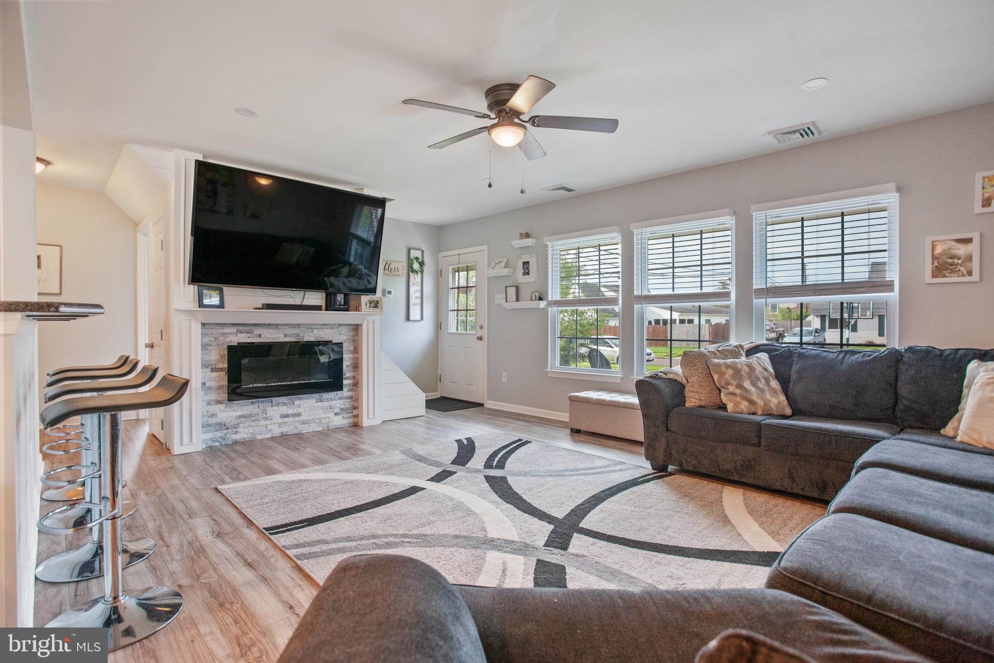 6 Hearth Road Levittown, PA 19056 - Photo 2 of 30 Gallery Image 2