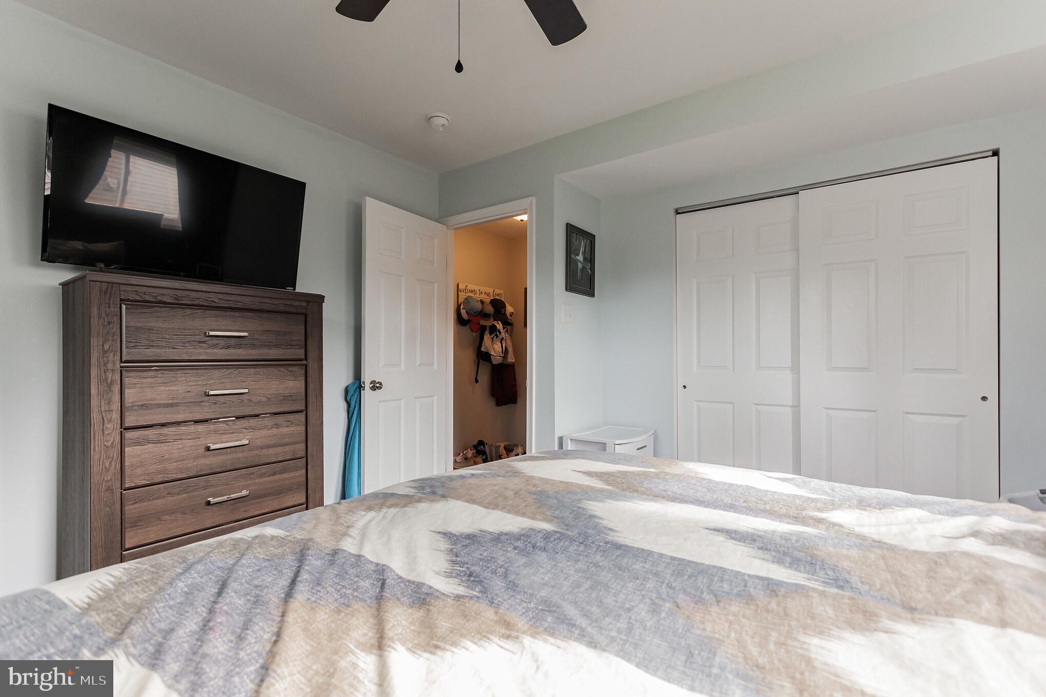 6 Hearth Road Levittown, PA 19056 - Photo 18 of 30 Gallery Image 18