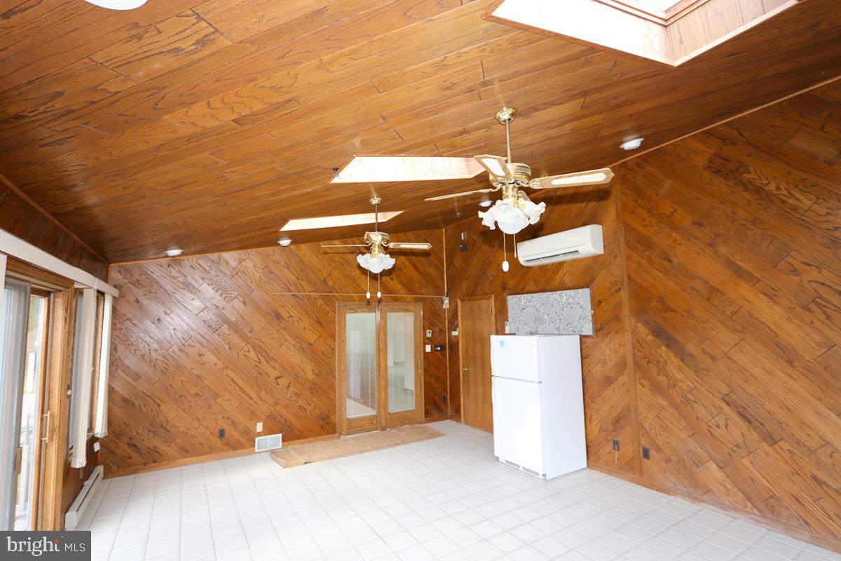 2068 Clinton Road Huntingdon Valley, PA 19006 - Photo 23 of 65 All Season Sun room