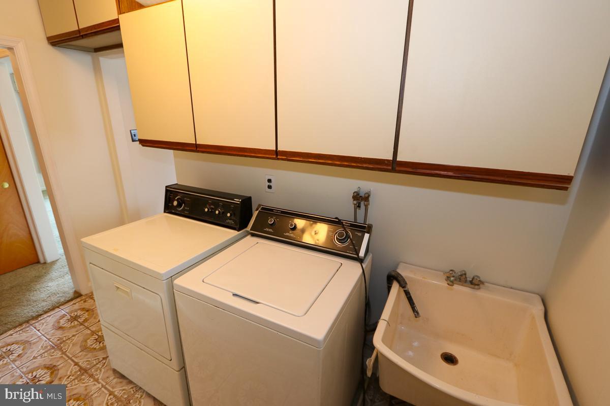 2068 Clinton Road Huntingdon Valley, PA 19006 - Photo 27 of 65 Main floor laundry room