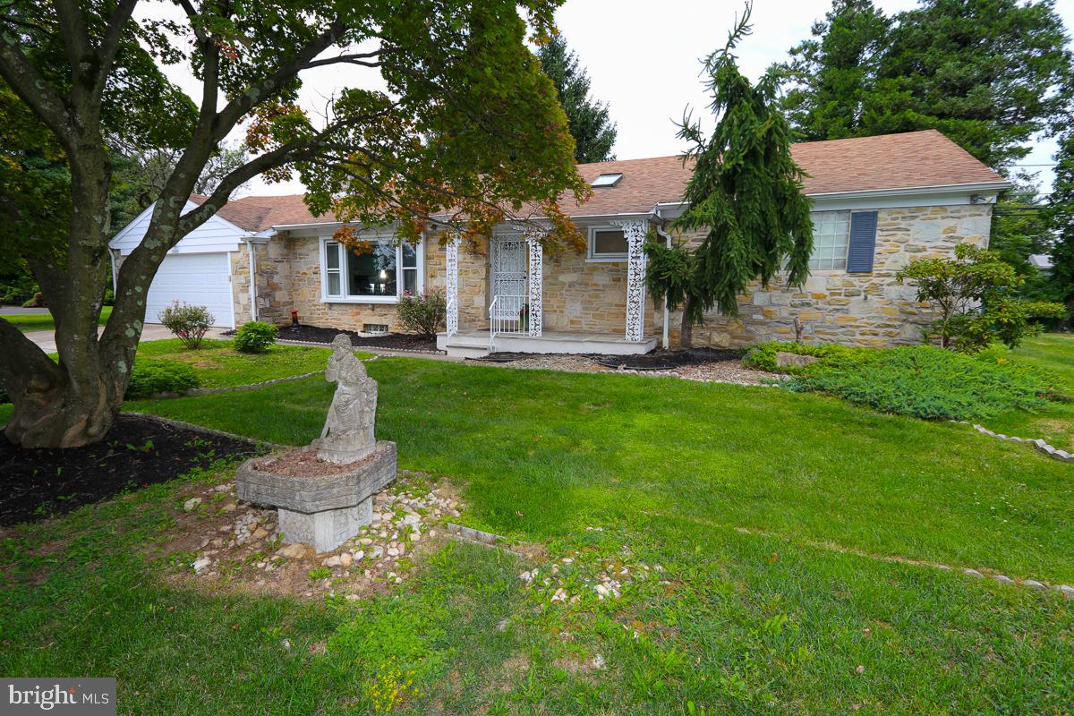 2068 Clinton Road Huntingdon Valley, PA 19006 - Photo 3 of 65 Front exterior