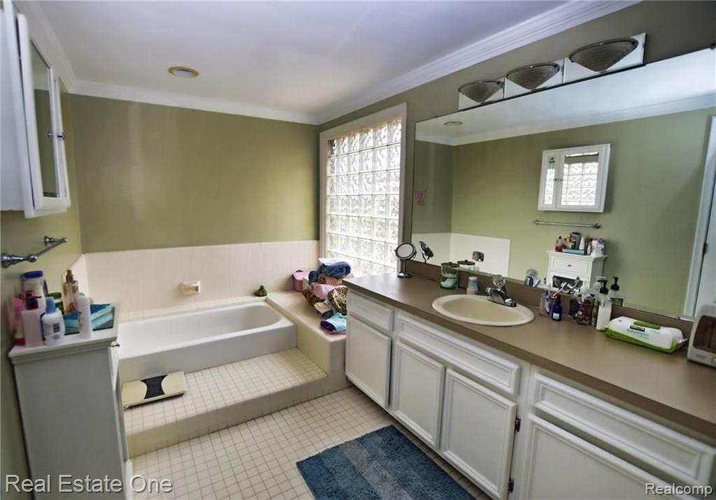 31210 Claymore Road Farmington Hills, MI 48331 - Photo 18 of 21