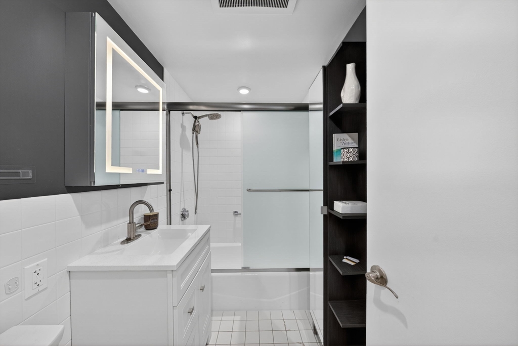 41 Centre Street, Unit 106 Brookline, MA 02446 - Photo 14 of 20