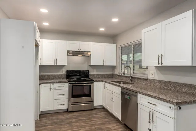 $1,845 | 6428 West Sunnyslope Lane, Glendale, AZ 85302