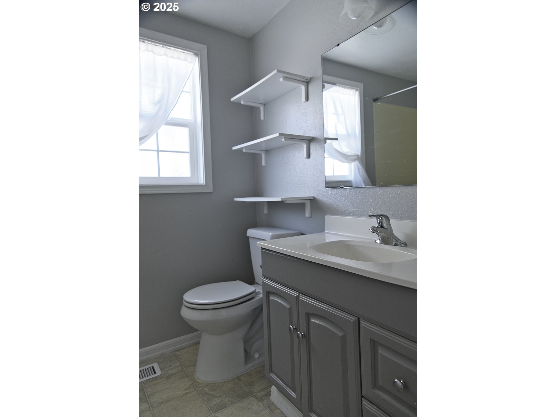 1220 Southwest Walnut Street Albany, OR 97321 - Photo 13 of 37