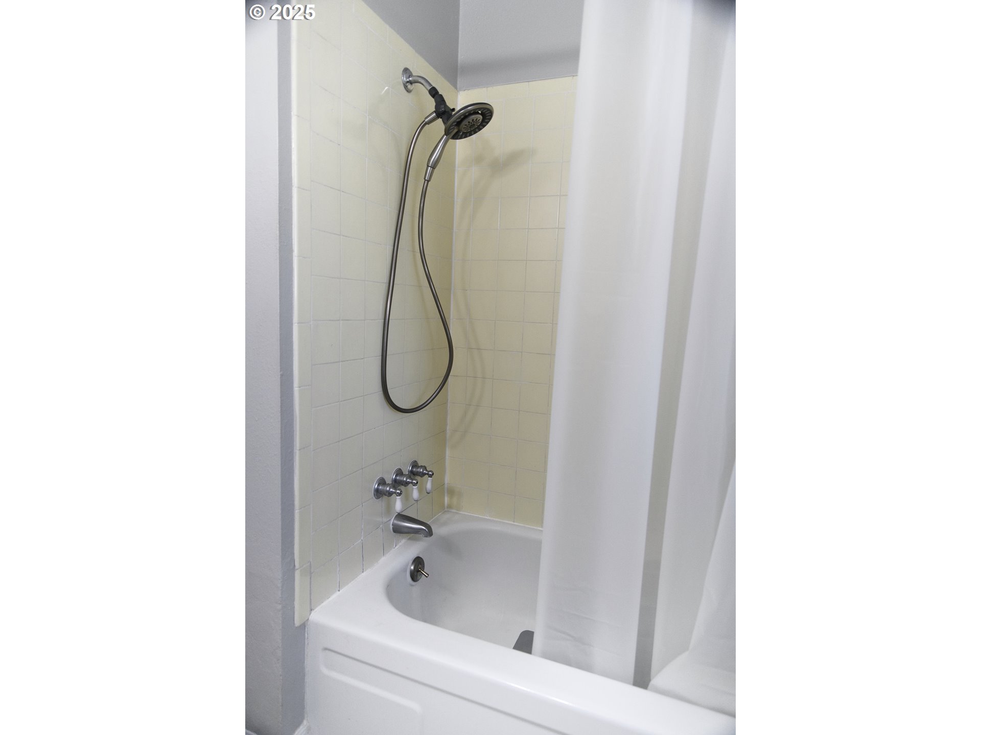 1220 Southwest Walnut Street Albany, OR 97321 - Photo 14 of 37