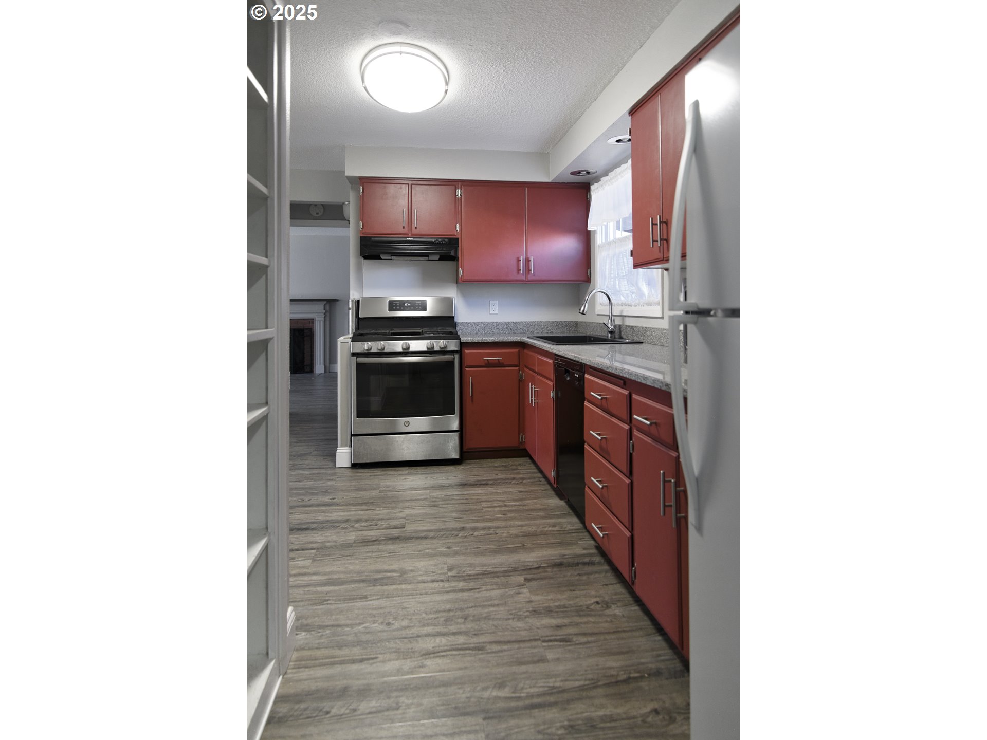 1220 Southwest Walnut Street Albany, OR 97321 - Photo 8 of 37