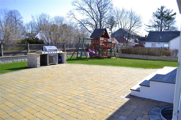 33 Bontempo Road Newton, MA 02459 - Photo 4 of 28