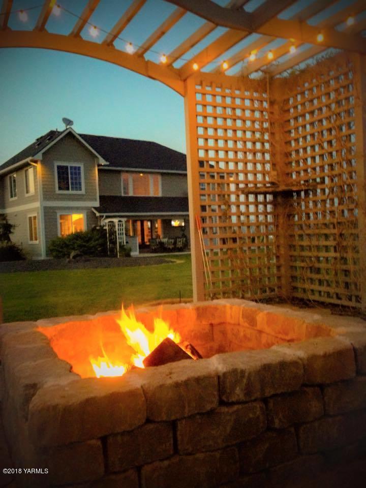 14750 Fisk Road Yakima, WA 98908 - Photo 35 of 35 a view of swimming pool of outdoor space