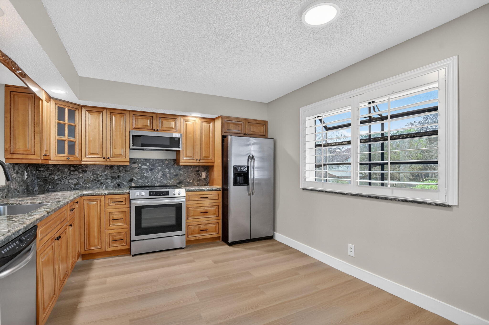7818 La Mirada Drive, Unit 7818 Boca Raton, FL 33433 - Photo 4 of 45 Kitchen and breakfast area