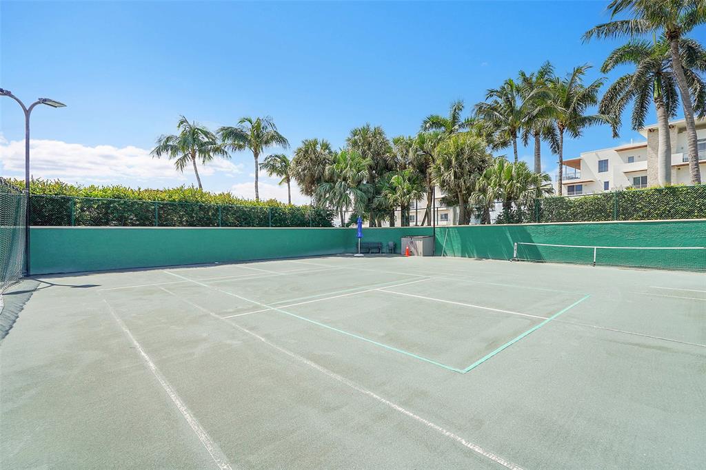 6001 North Ocean Drive, Unit 403 Hollywood, FL 33019 - Photo 44 of 58 a view of outdoor space and yard