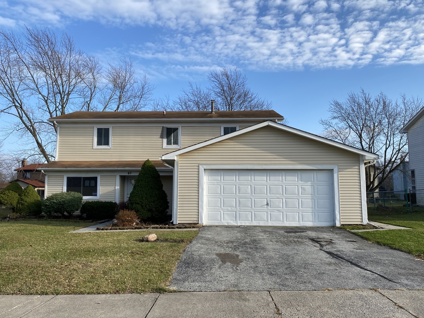 43 Pheasant Road Matteson, IL 60443 - Photo 1 of 11 a view of a house with a yard