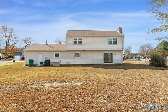a front view of house with yard