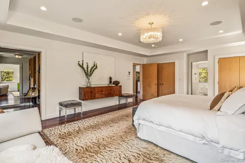 $5,675,000 | 68 Brookside Drive, Manhasset, NY 11030