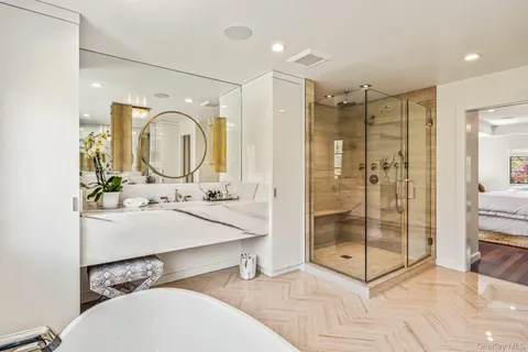 $5,675,000 | 68 Brookside Drive, Manhasset, NY 11030